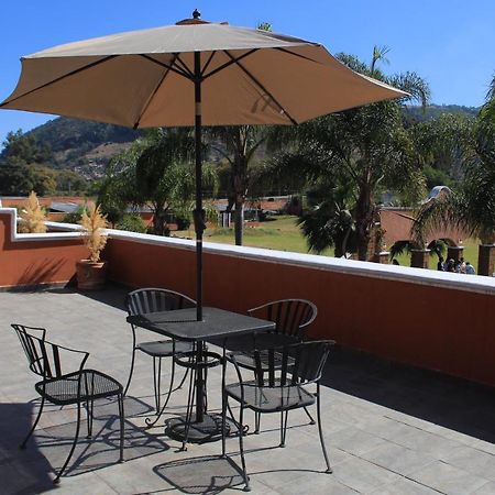 Hotel Meson Del Puente Acambaro Exterior photo
