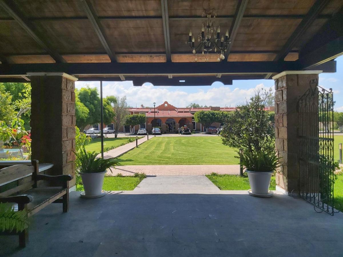 Hotel Meson Del Puente Acambaro Exterior photo