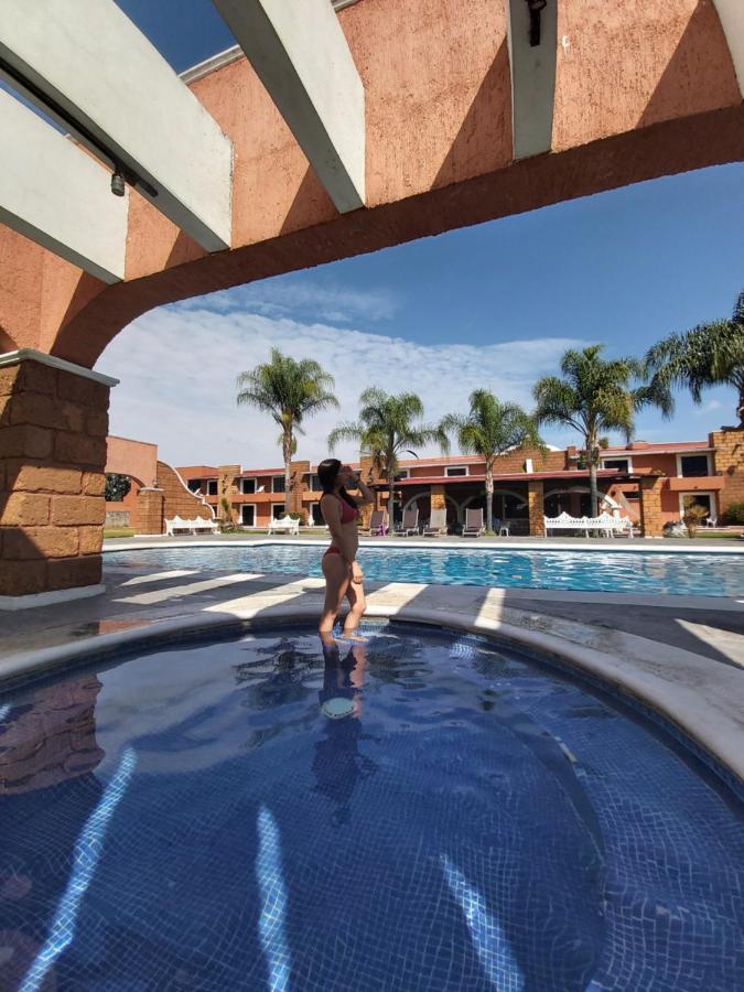 Hotel Meson Del Puente Acambaro Exterior photo